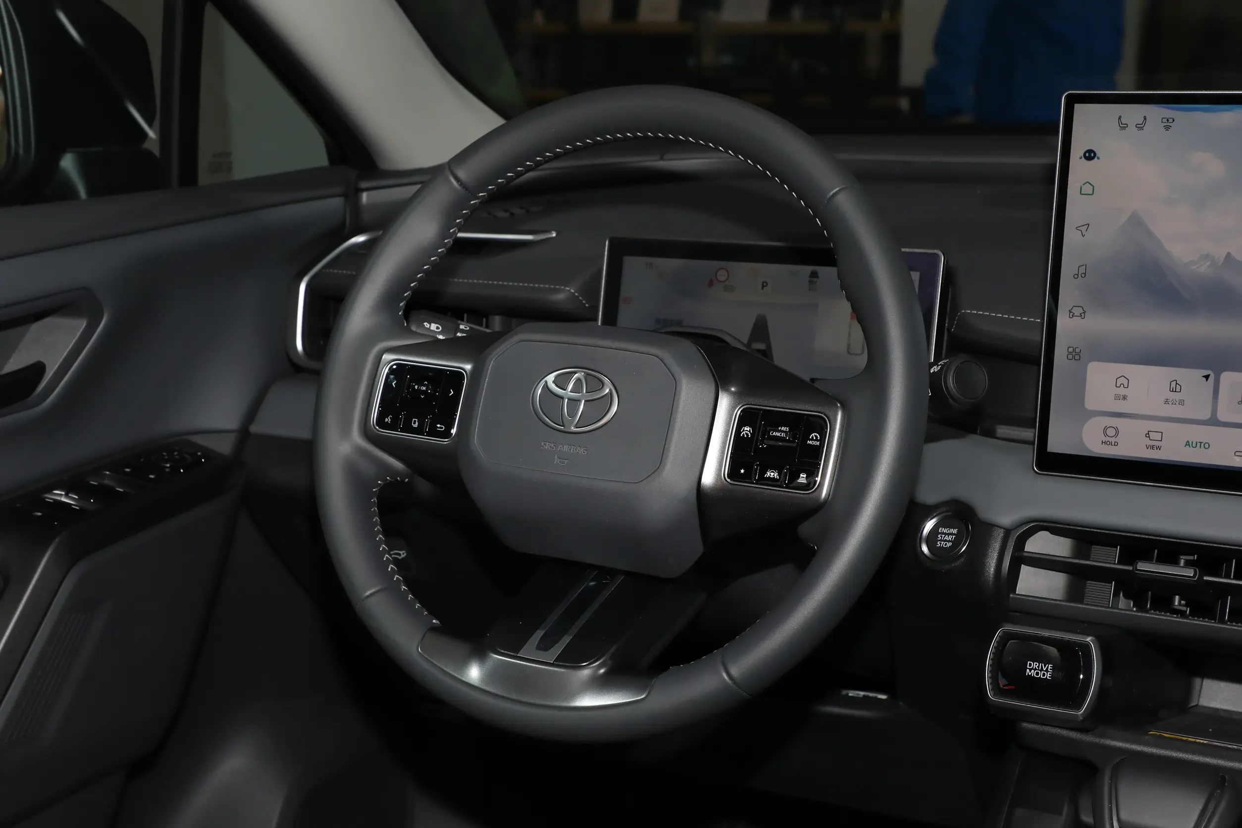TOYOTA RAV4 2026