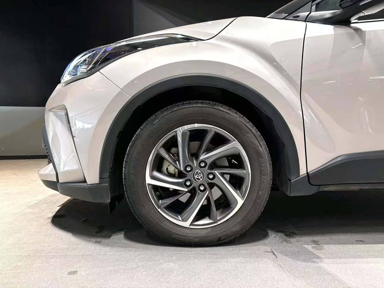 TOYOTA C-HR 2021