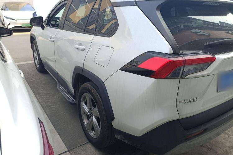TOYOTA RAV4 2022