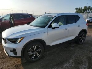 VOLVO XC40 PLUS 2023