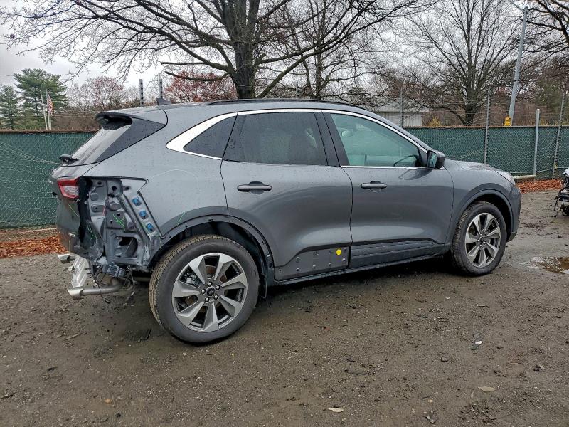 FORD ESCAPE PLATINUM 2025