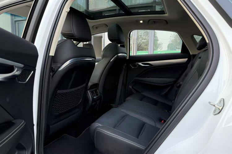 Geely Tugella 2019