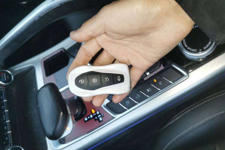 Geely Tugella 2019