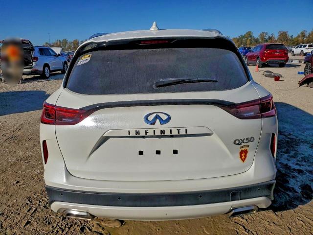 INFINITI QX50 LUXE 2021