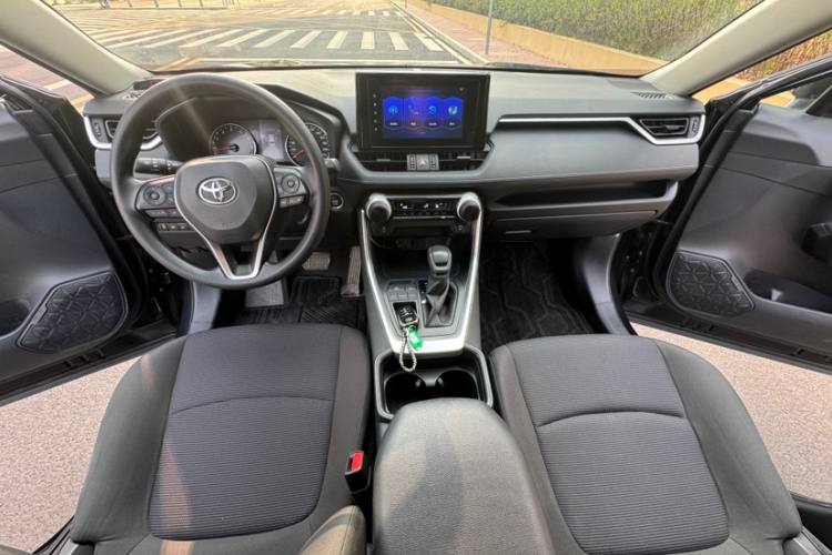 TOYOTA RAV4 2021