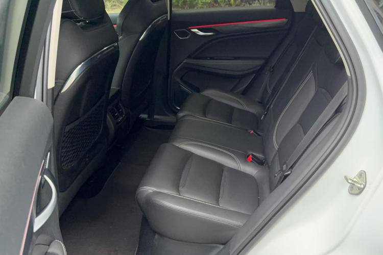 Geely Tugella 2019
