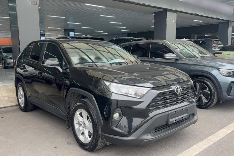 TOYOTA RAV4 2021