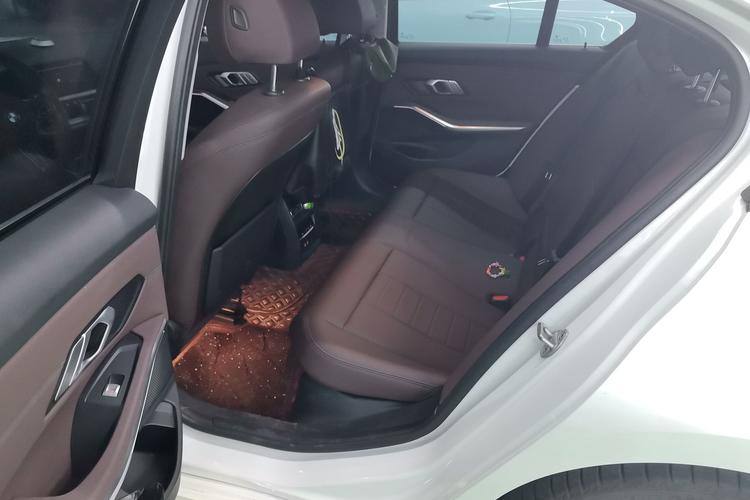 BMW 3 Series 325i M-package 2021