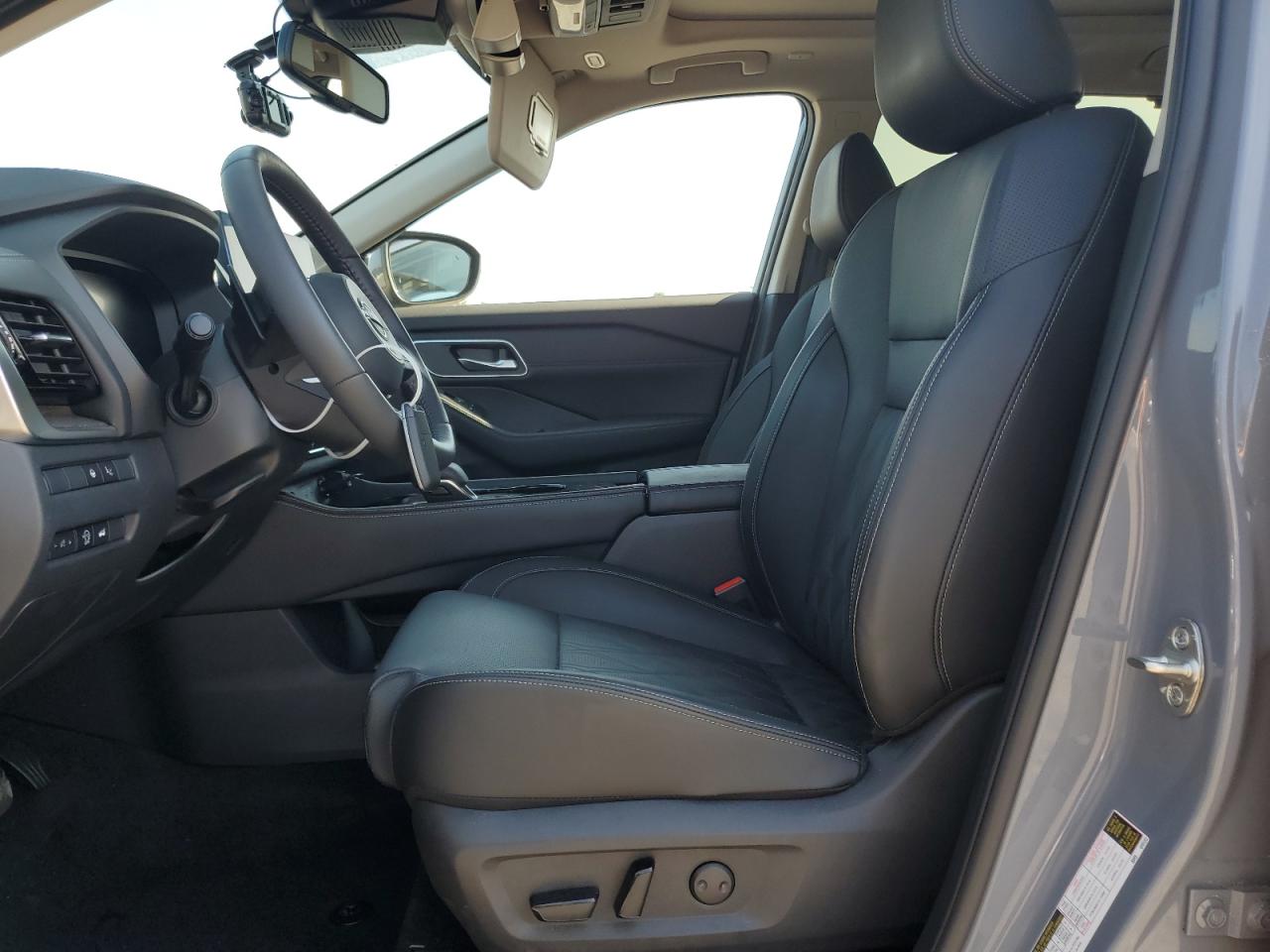 NISSAN ROGUE PLATINUM 2024