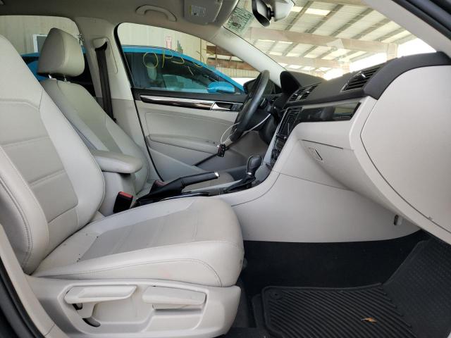 VOLKSWAGEN PASSAT SE R-LINE 2019