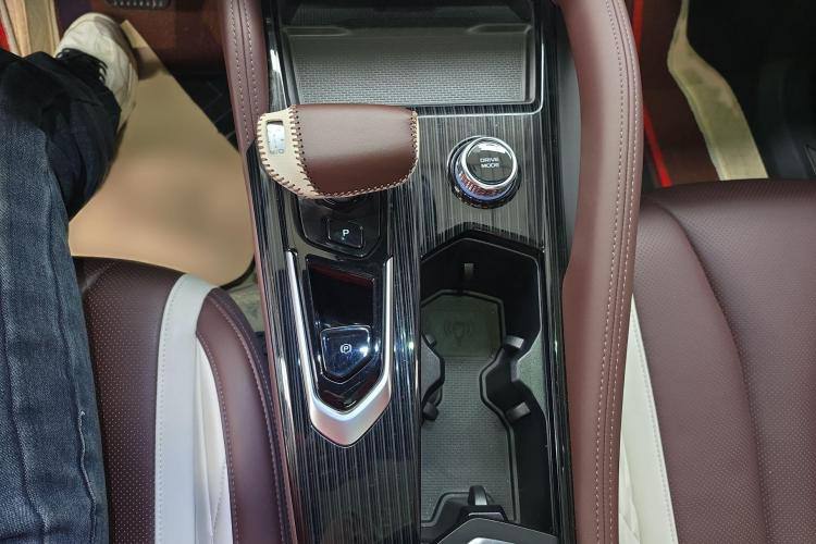 Geely Monjaro 2021